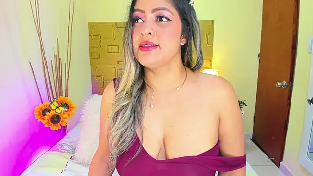 Julia Haye online show from 7, 3, 2025