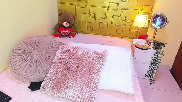 Julia Haye online show from 11, 3, 2026