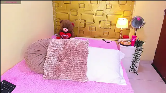 Julia Haye online show from 20, 4, 2026