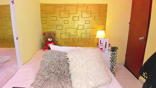 Julia Haye online show from 21, 10, 2025