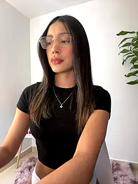 SelenaStone online show from 13, 9, 2025