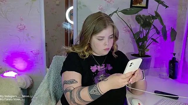 Snapshot of sinnamon_ chatting on 18, 9, 2025 sinnamon online show from 18, 9, 2025