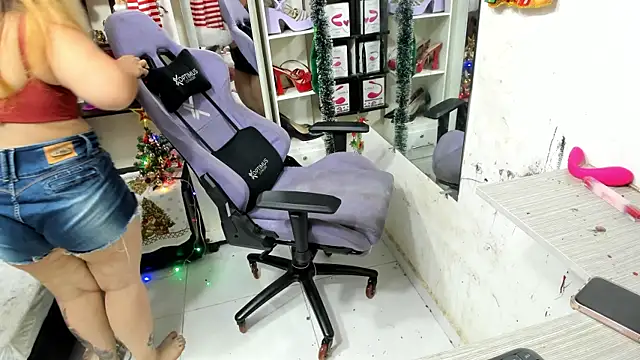 Snapshot of allsson_queen chatting on 15, 11, 2025 allsson queen online show from 15, 11, 2025