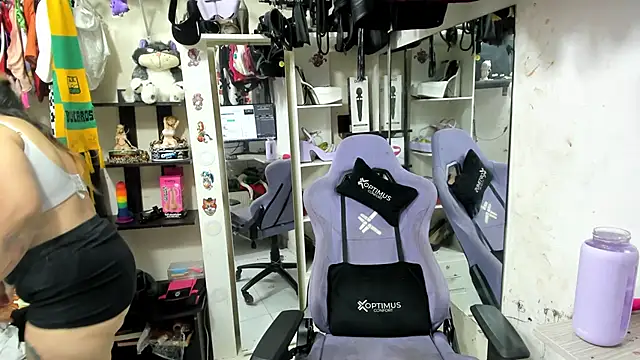 Snapshot of allsson_queen chatting on 11, 11, 2025 allsson queen online show from 11, 11, 2025