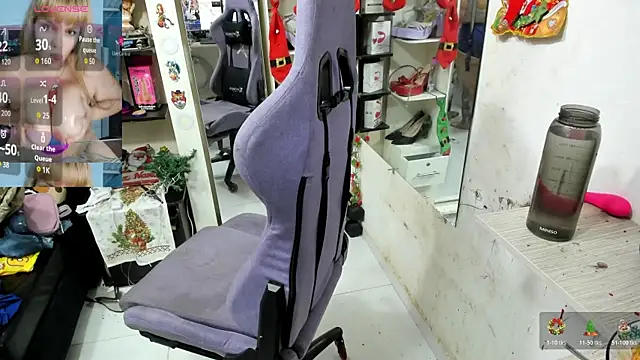 Snapshot of allsson_queen chatting on 16, 12, 2025 allsson queen online show from 16, 12, 2025