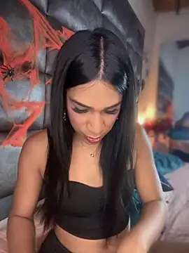 Ashly Miller online show from 30, 10, 2025