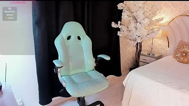 KatalinaMillan online show from 28, 10, 2025