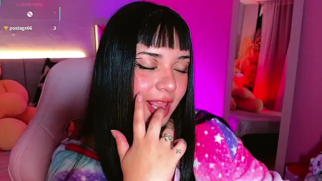 kim blake online show from 6, 3, 2025