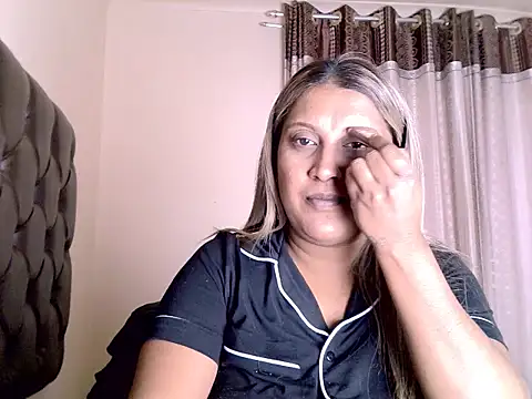 Snapshot of eroticbeauty37 chatting on 13, 7, 2026 eroticbeauty37 online show from 13, 7, 2026