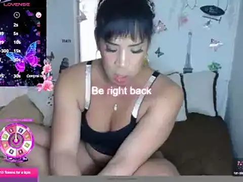 Snapshot of ttrianasofia_22 chatting on 2, 8, 2026 ttrianasofia 22 online show from 2, 8, 2026