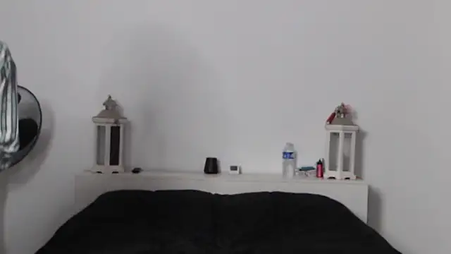 Oriane Jackson online show from 5, 10, 2025