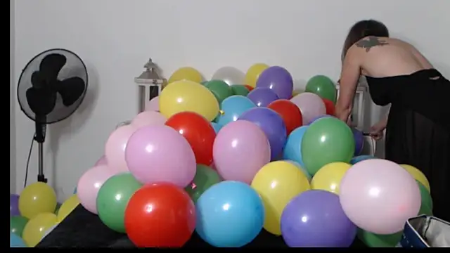 Oriane Jackson online show from 14, 11, 2025