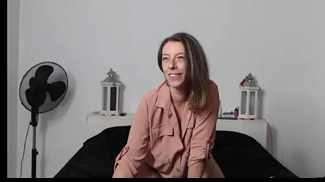 Oriane Jackson online show from 16, 11, 2025