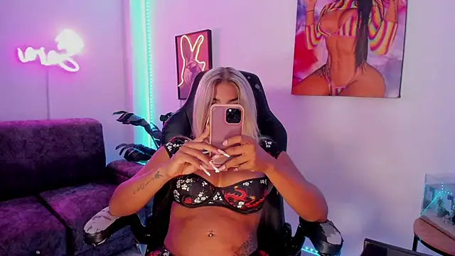 xLatinahotx online show from 3, 8, 2026