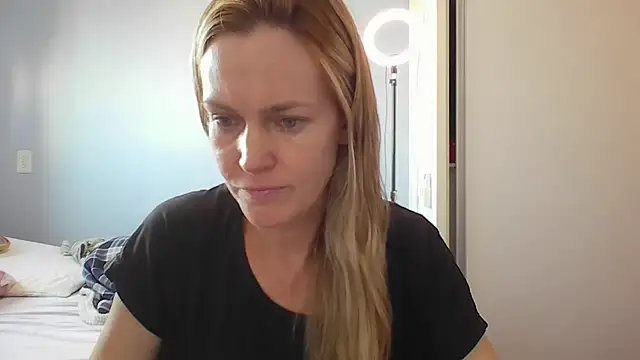 Annylove1 online show from 13, 4, 2026