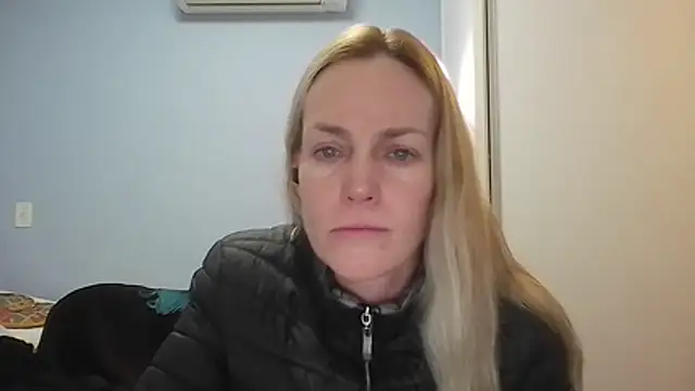 Snapshot of Annylove1 chatting on 1, 6, 2026 Annylove1 online show from 1, 6, 2026