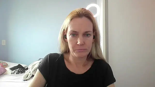 Snapshot of Annylove1 chatting on 8, 5, 2026 Annylove1 online show from 8, 5, 2026