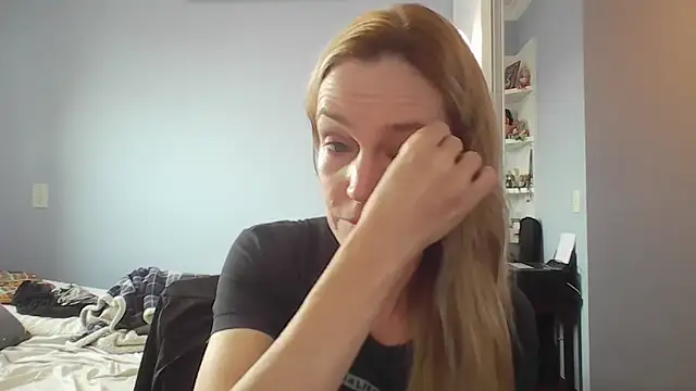 Annylove1 online show from 8, 4, 2026