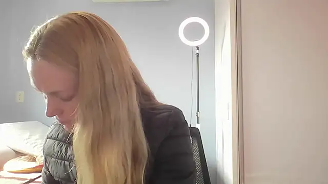Snapshot of Annylove1 chatting on 3, 6, 2026 Annylove1 online show from 3, 6, 2026