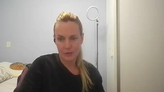 Snapshot of Annylove1 chatting on 19, 6, 2026 Annylove1 online show from 19, 6, 2026