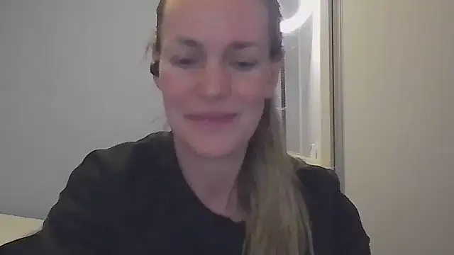 Annylove1 online show from 13, 11, 2025