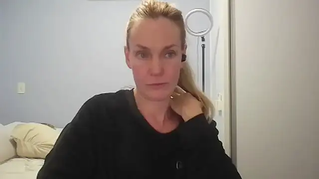 Snapshot of Annylove1 chatting on 25, 5, 2026 Annylove1 online show from 25, 5, 2026