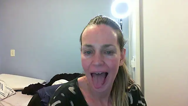 Annylove1 online show from 4, 11, 2025