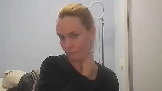 Snapshot of Annylove1 chatting on 24, 6, 2026 Annylove1 online show from 24, 6, 2026