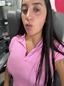 Snapshot of Hannahoff chatting on 8, 5, 2026 Hannahoff online show from 8, 5, 2026