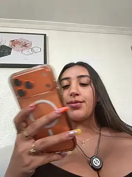 Snapshot of Hannahoff chatting on 22, 5, 2026 Hannahoff online show from 22, 5, 2026