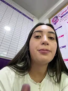 Snapshot of Hannahoff chatting on 5, 6, 2026 Hannahoff online show from 5, 6, 2026