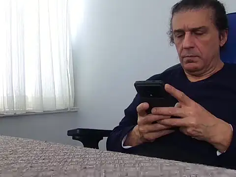 Snapshot of ALPHANDRE chatting on 4, 4, 2026 ALPHANDRE online show from 4, 4, 2026