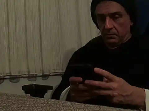 Snapshot of ALPHANDRE chatting on 2, 4, 2026 ALPHANDRE online show from 2, 4, 2026