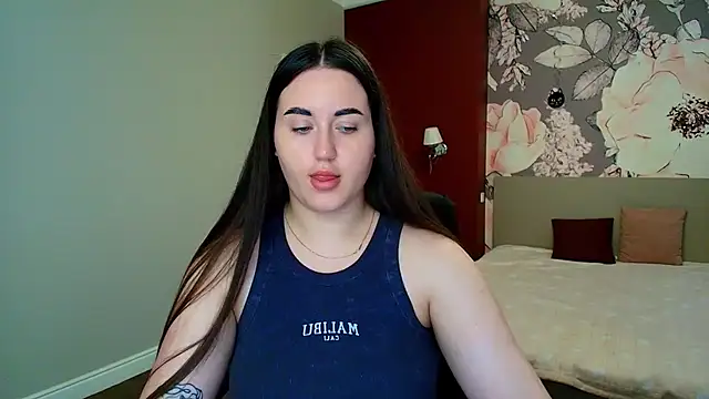 Snapshot of Roxie_Bradley chatting on 15, 6, 2026 Roxie Bradley online show from 15, 6, 2026