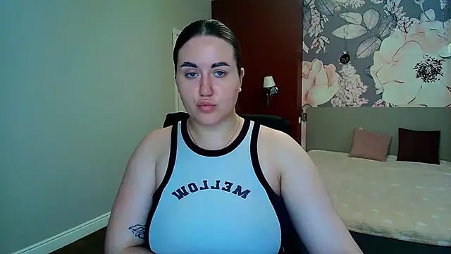 Snapshot of Roxie_Bradley chatting on 29, 6, 2026 Roxie Bradley online show from 29, 6, 2026