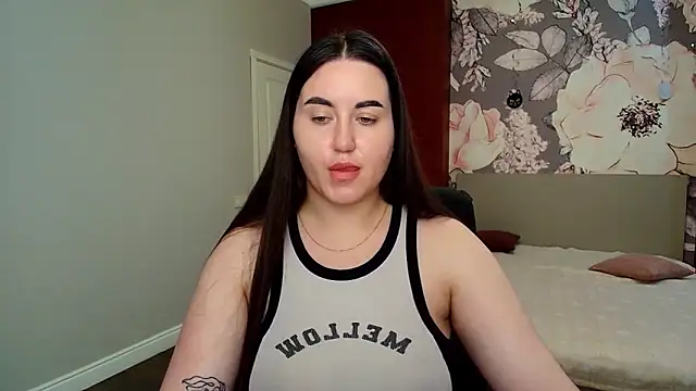 Snapshot of Roxie_Bradley chatting on 16, 6, 2026 Roxie Bradley online show from 16, 6, 2026
