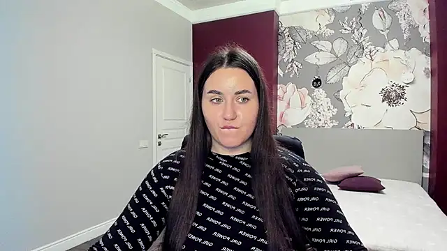 Roxie Bradley online show from 10, 10, 2025