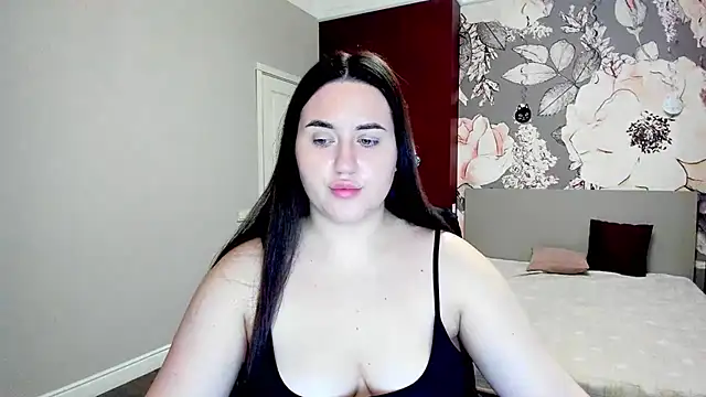 Roxie Bradley online show from 16, 2, 2026