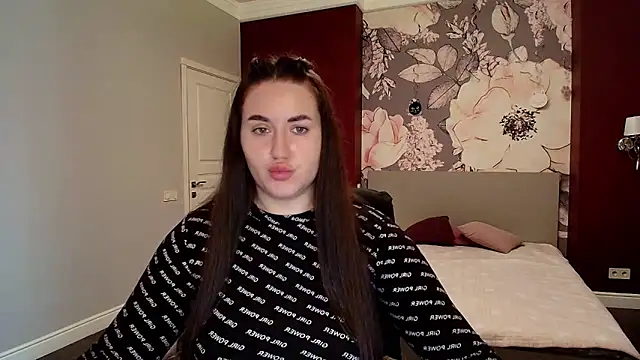 Roxie Bradley online show from 6, 10, 2025