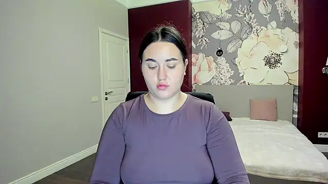 Roxie Bradley online show from 11, 11, 2025