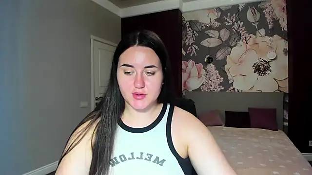 Roxie Bradley online show from 18, 9, 2025