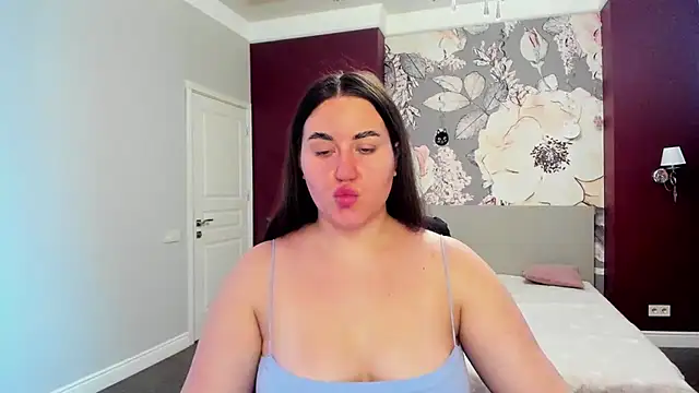 Roxie Bradley online show from 13, 11, 2025