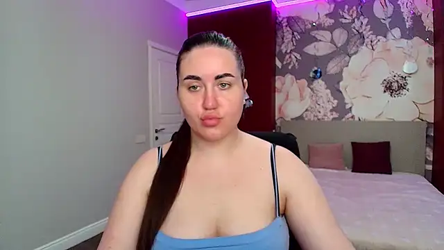 Roxie Bradley online show from 4, 5, 2026