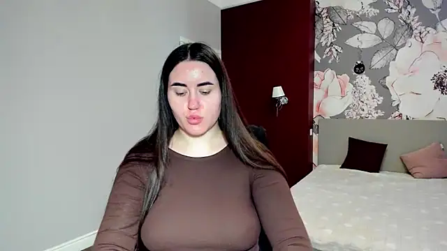 Roxie Bradley online show from 6, 3, 2026