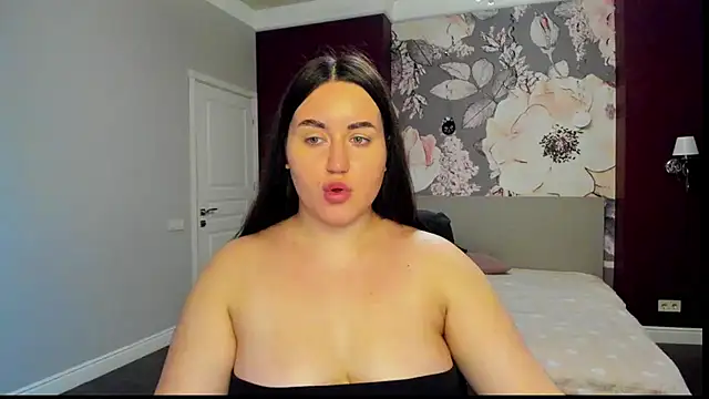 Roxie Bradley online show from 18, 12, 2025