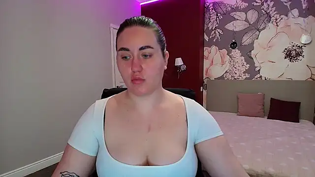 Roxie Bradley online show from 28, 3, 2026