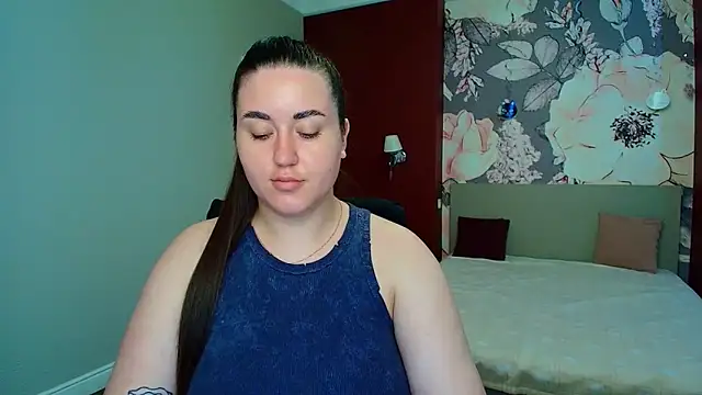 Roxie Bradley online show from 25, 5, 2026