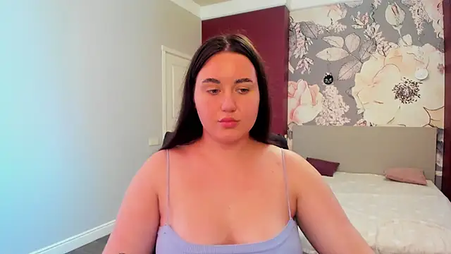 Roxie Bradley online show from 14, 11, 2025