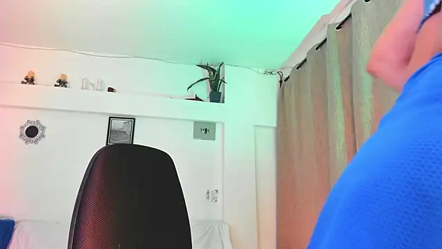 Sinthia Collins online show from 11, 4, 2026