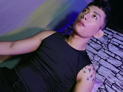 xlovercum online show from 10, 4, 2026